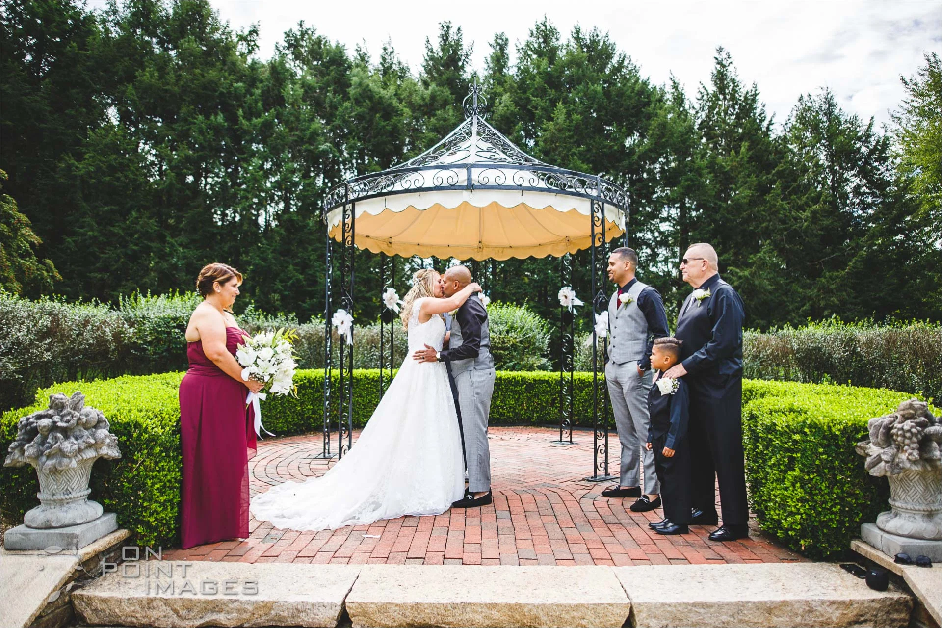 Wickham-Park-English-Garden-Wedding-Images-10.jpg