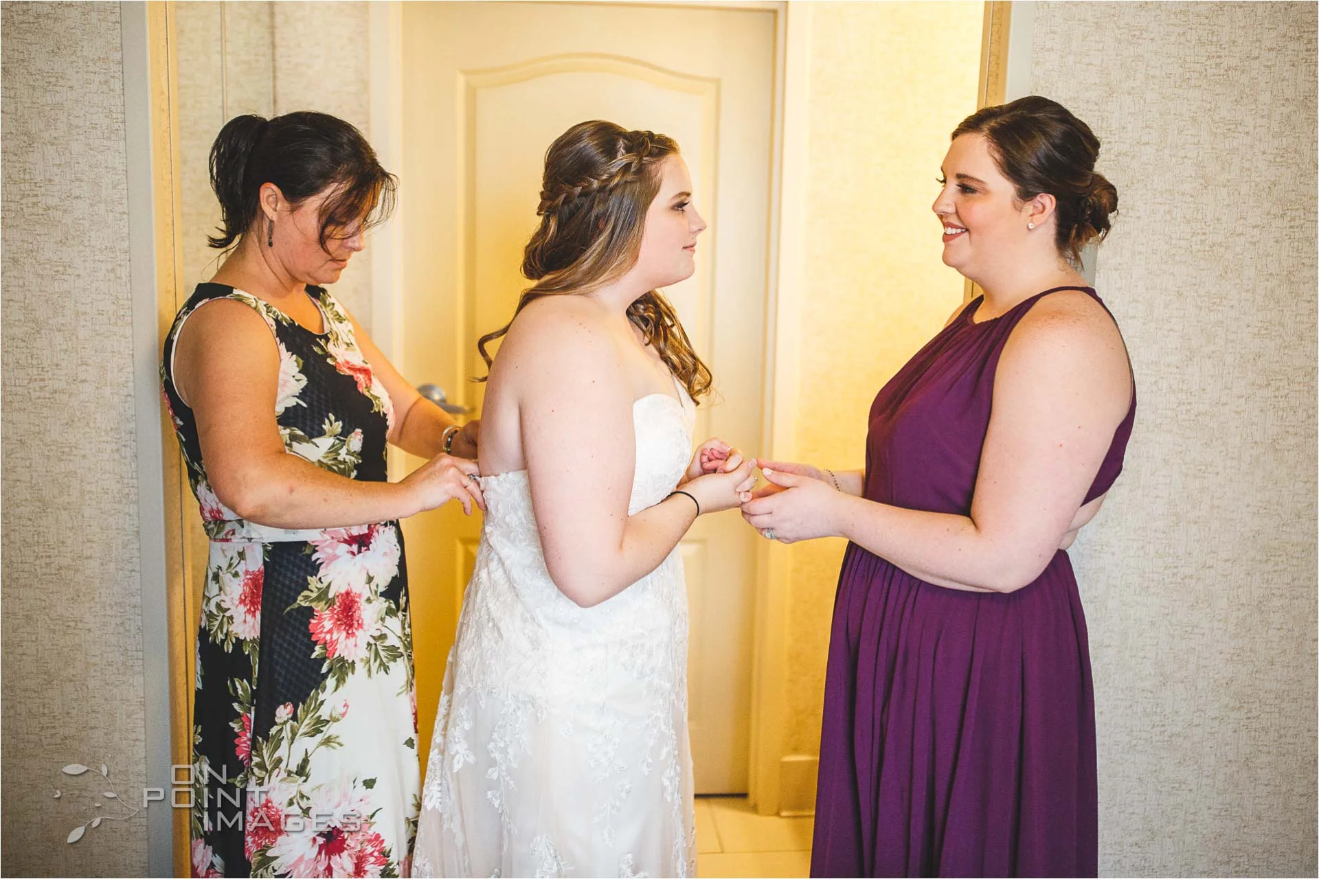 hartford-pond-house-cafe-wedding-05.jpg