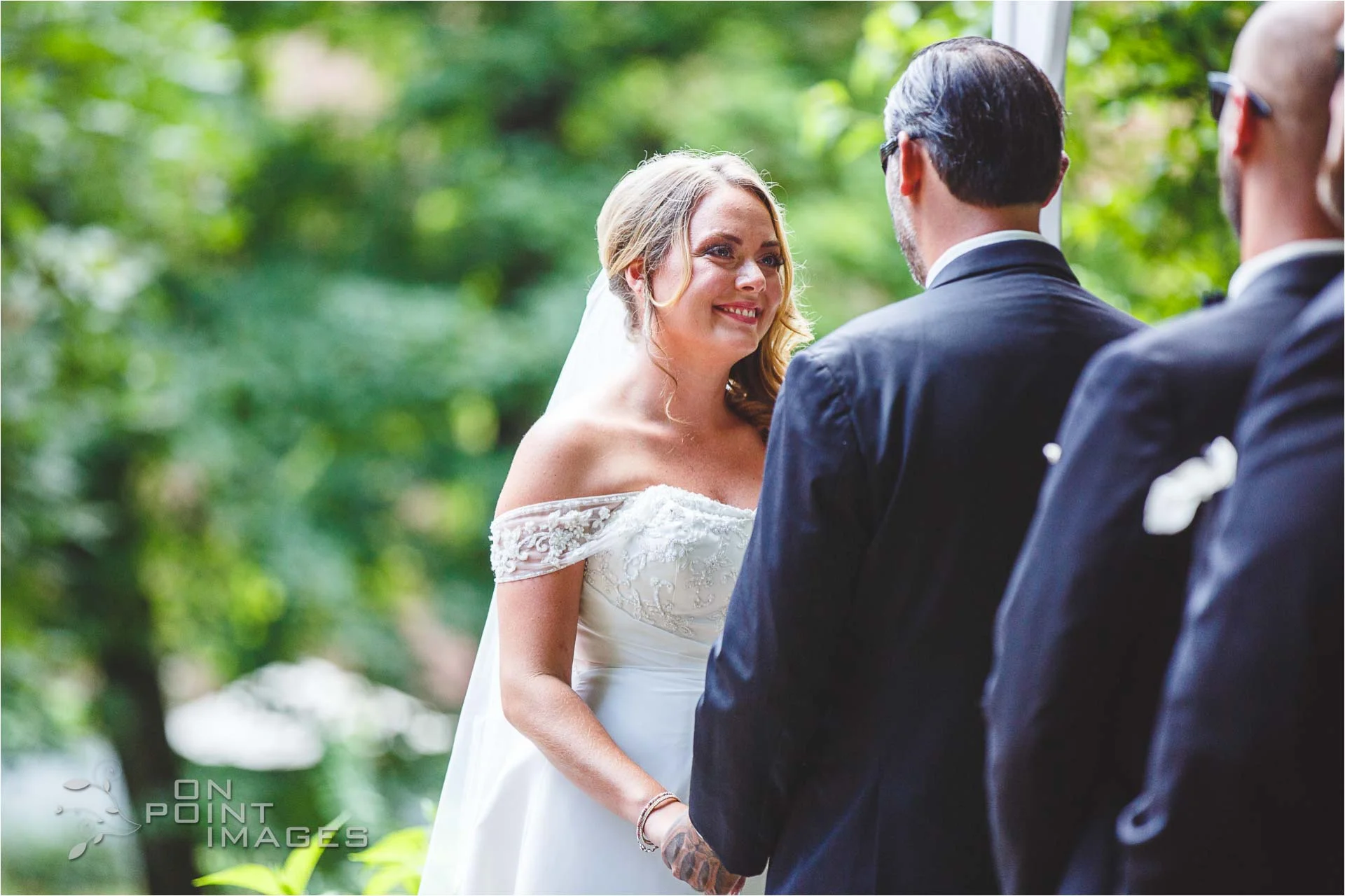 wedding-at-avon-old-farms-hotel-16.jpg