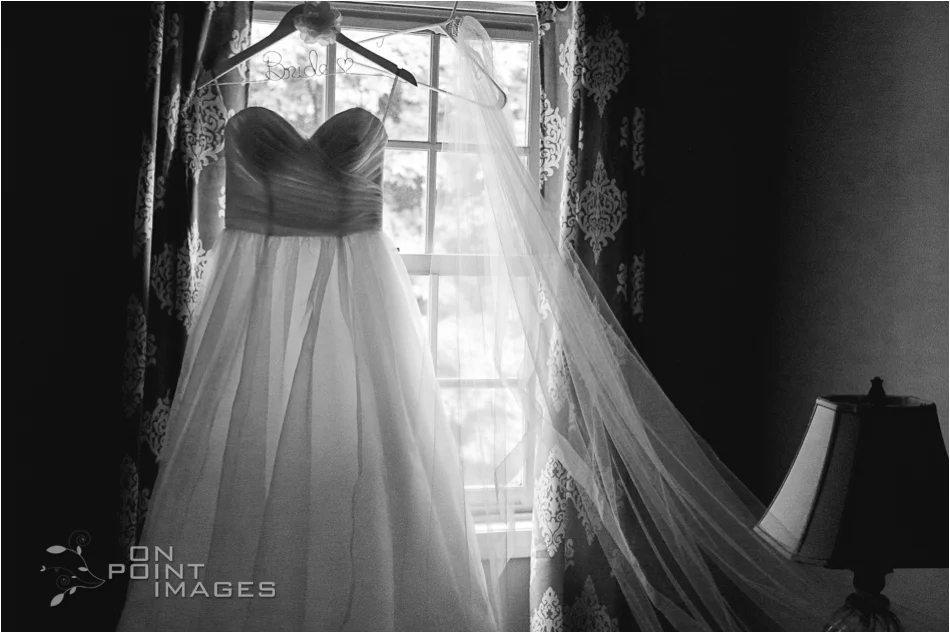 aria-summer-wedding-photographers-ct-07.jpg