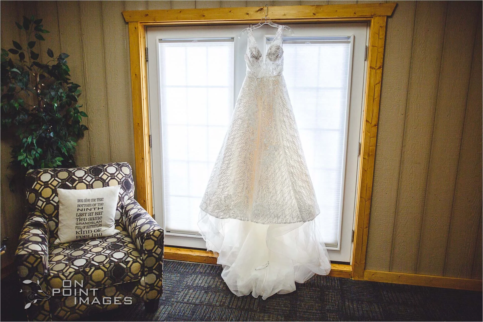 maneeleys-wedding-photographer-ct-09.jpg